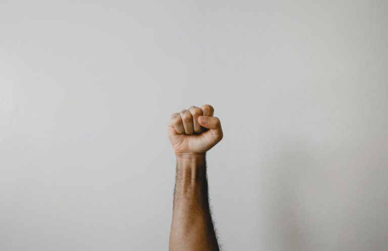 Wie kannst Du Deine unerfüllten Grundbedürfnisse stärken? 4 konkrete Tipps plus Bücherempfehlung