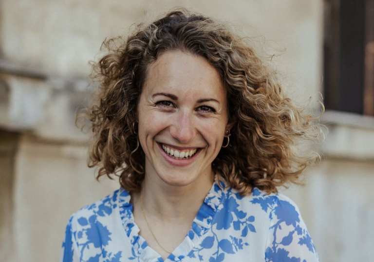 Die Psychotherapeutin und Yogalehrerin